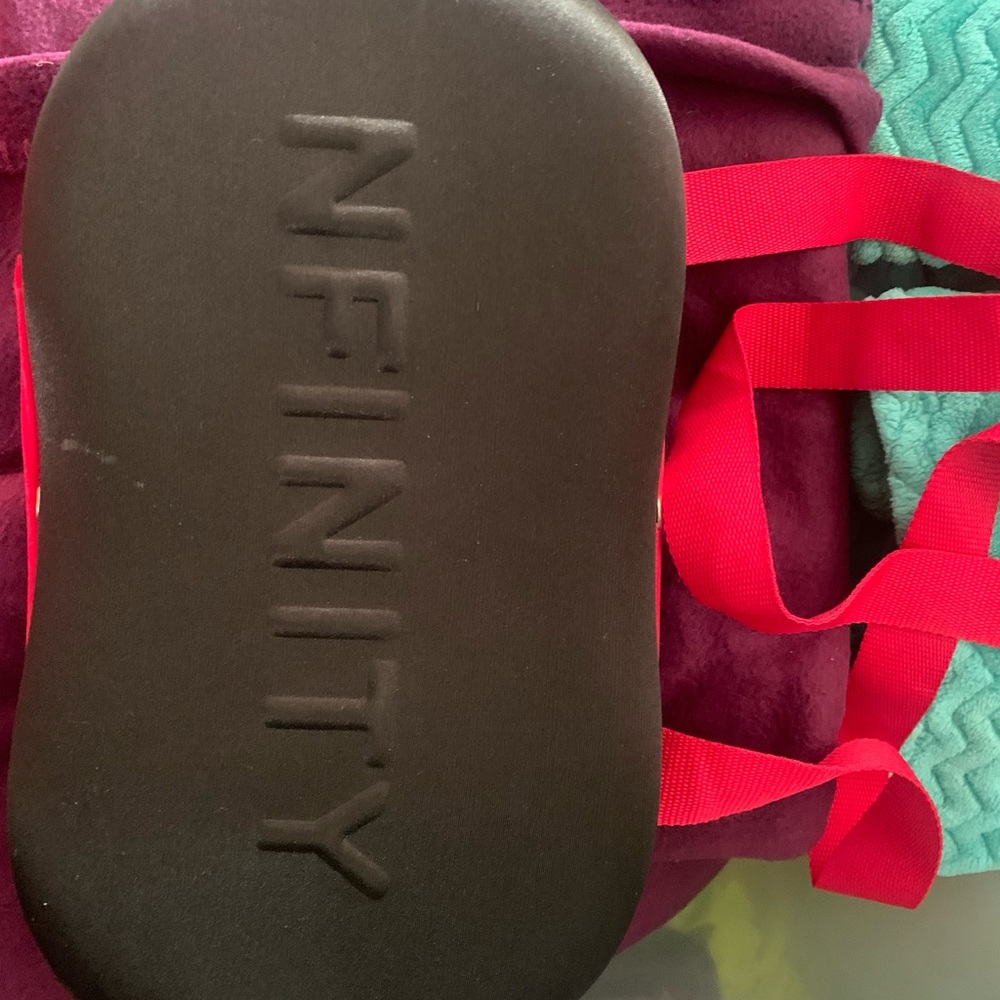 Black infinity sneaker case. Like new.